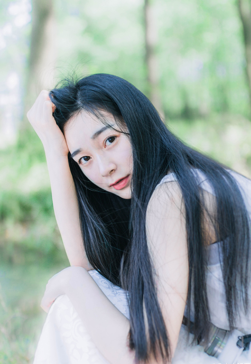 小学的离别，那是最不能知道你身边的人未来将变成一个什么样的人物的时刻[lizhigushicom]。——韩寒《，我想和这个世界谈谈》